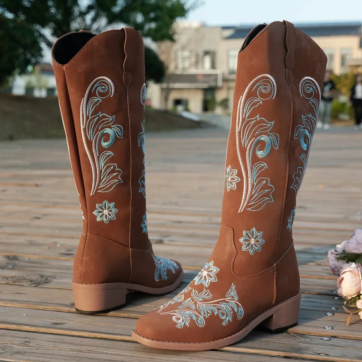 Women's Boots New Embroidered Long Tube Boots Low Heel Calf Waterproof Cold Resistant Comfort Fashion Knight Boots