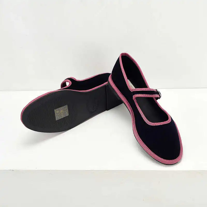 Flats Mary Jane Shoes Women 2024 Trend Velvet Casual Streetwear Ladies Shoes Canvas Buckle Strap Pointed Toe Loafers Elegant